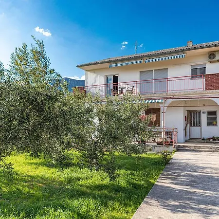 Gorgeous In Kastel Sucurac With Wifi Apartamento