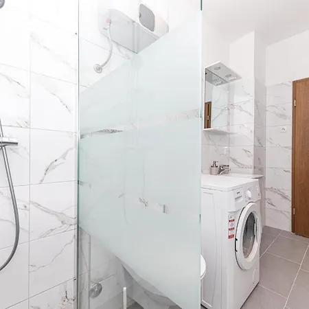 Gorgeous In Kastel Sucurac With Wifi Apartamento Kaštela